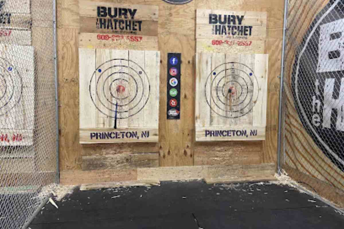Bury the Hatchet Princeton - Axe Throwing